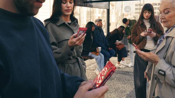 KitKat — Phone Break